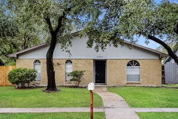 2941 Rolling Hills Dr Carrollton, TX 75007